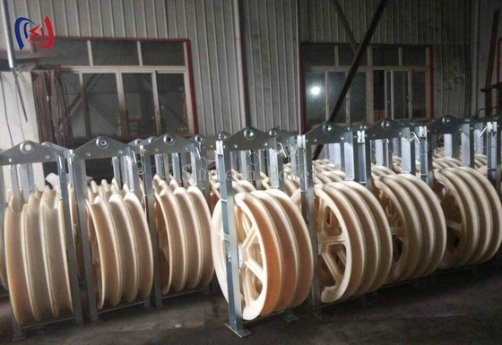 بلوک رشته‌کشی سری 822 جمع‌وجور با طراحی قلاب آزادشونده سریع​