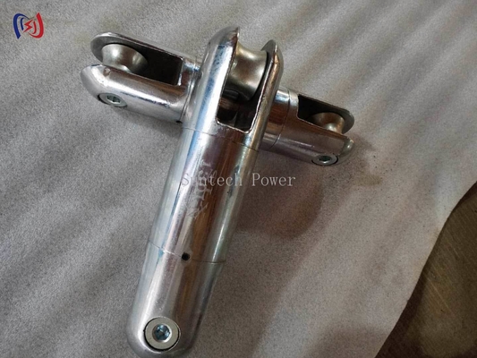 برج تک قطب فولادی استتار شده درخت کاج برای مخابرات