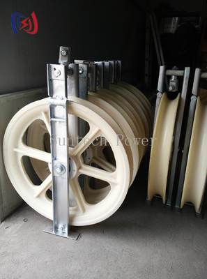 بلوک سیم‌کشی هادی سری 822 سنگین با شعاع خمش R570 و ابعاد کلی 760x120x480 میلی‌متر